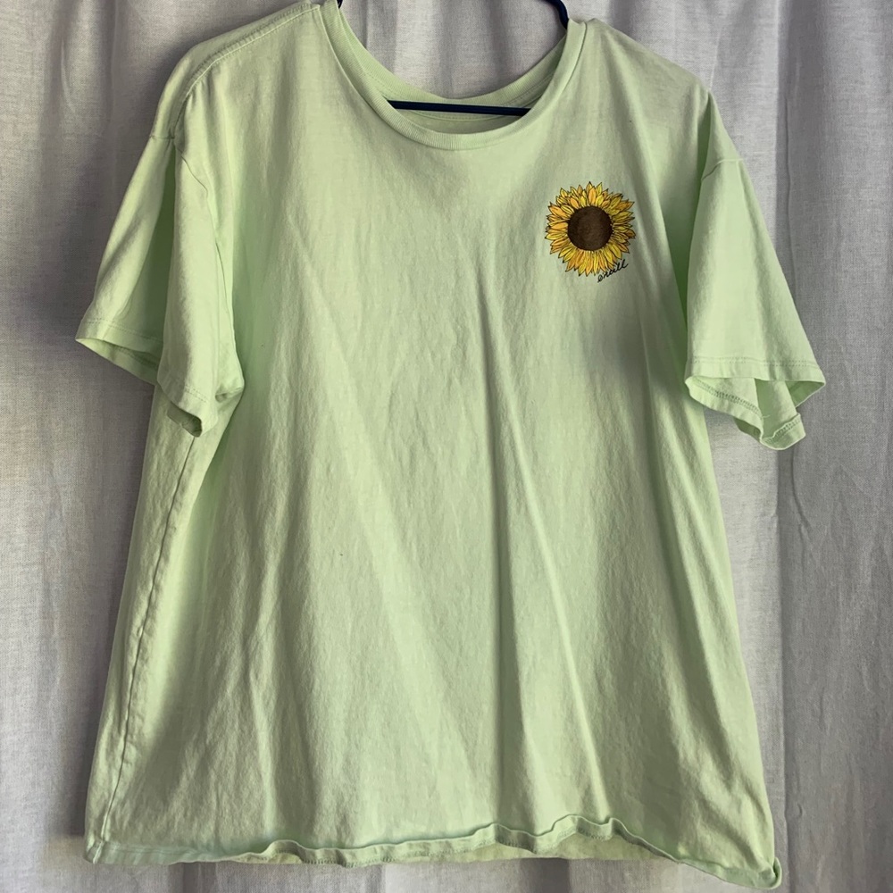 mint green tshirt with sunflower